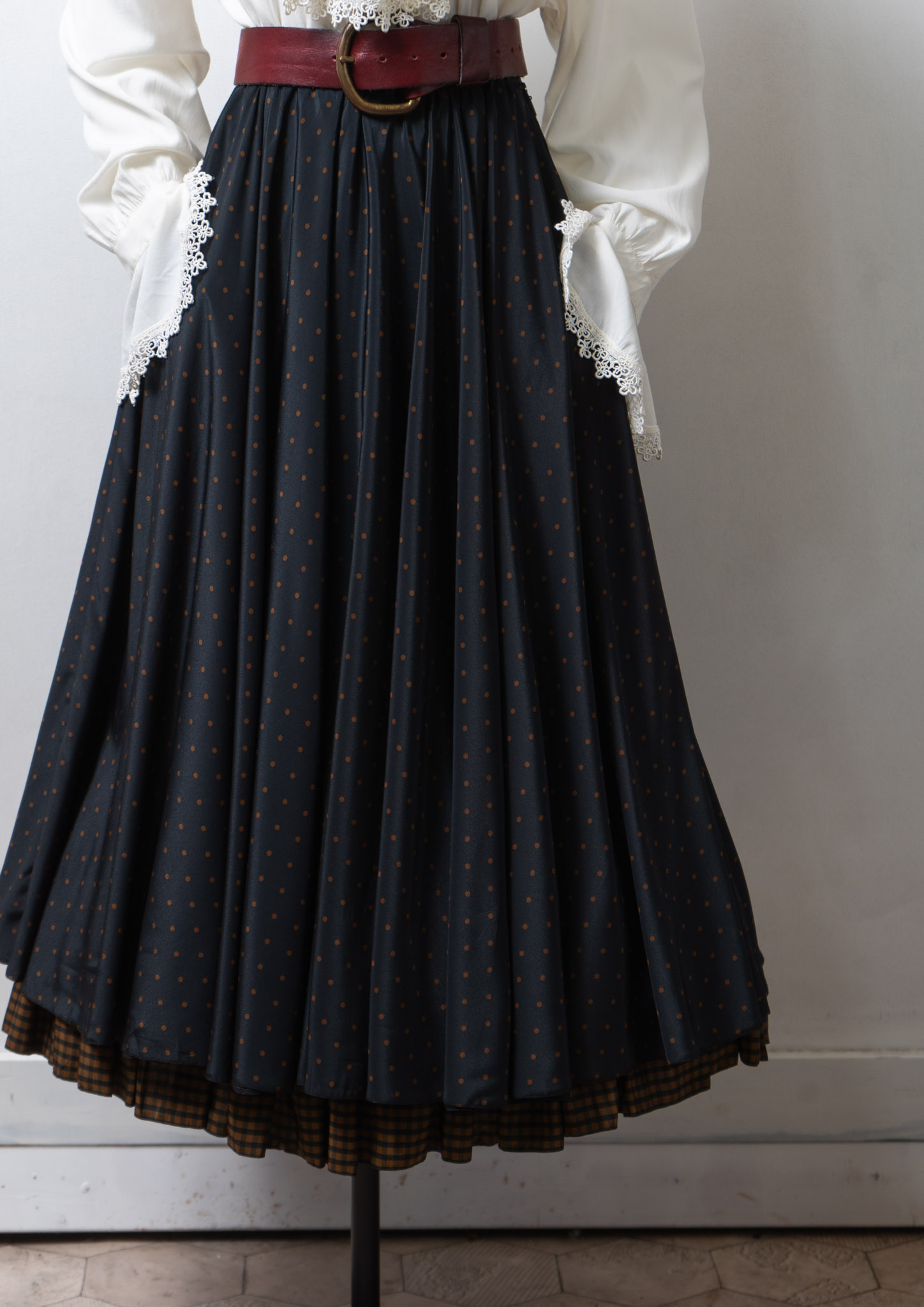 EURO VINTAGE SKIRT ハンドペイントスカート vintage 80's Euro Waist Ribbon Design Black Skirt - Bernet