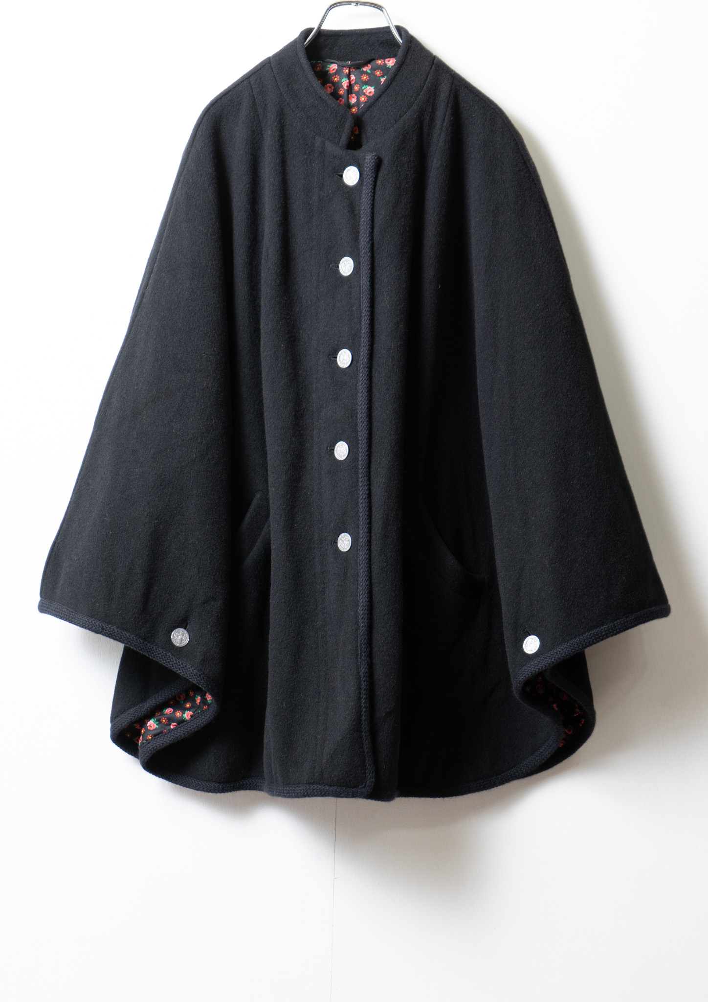 70's Made In Euro Flower Lining Black Tyrol Poncho Coat - Bernet